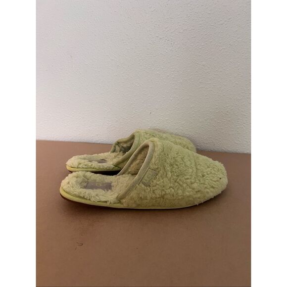 UGG Curly Cue Neon Yellow Shearling Lambswool Slipper Size 10 - Picture 1 of 5